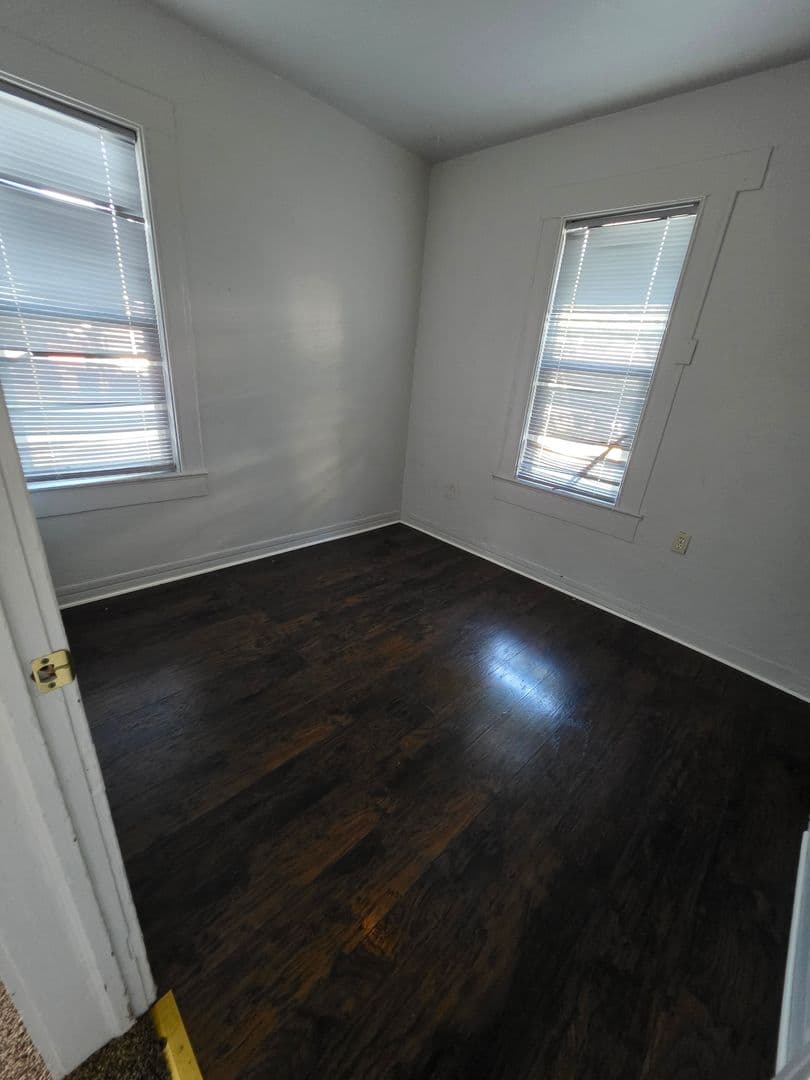 Walla Walla Apartment: 330 S 4th Ave
