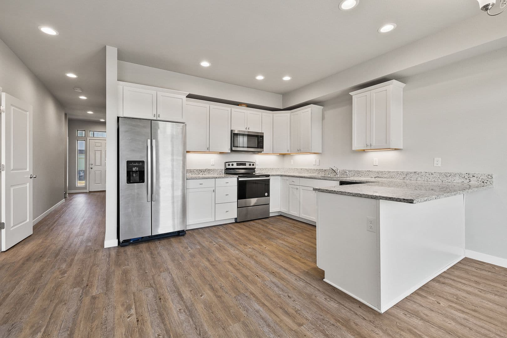 Kennewick Townhome: 911 W Entiat Ave