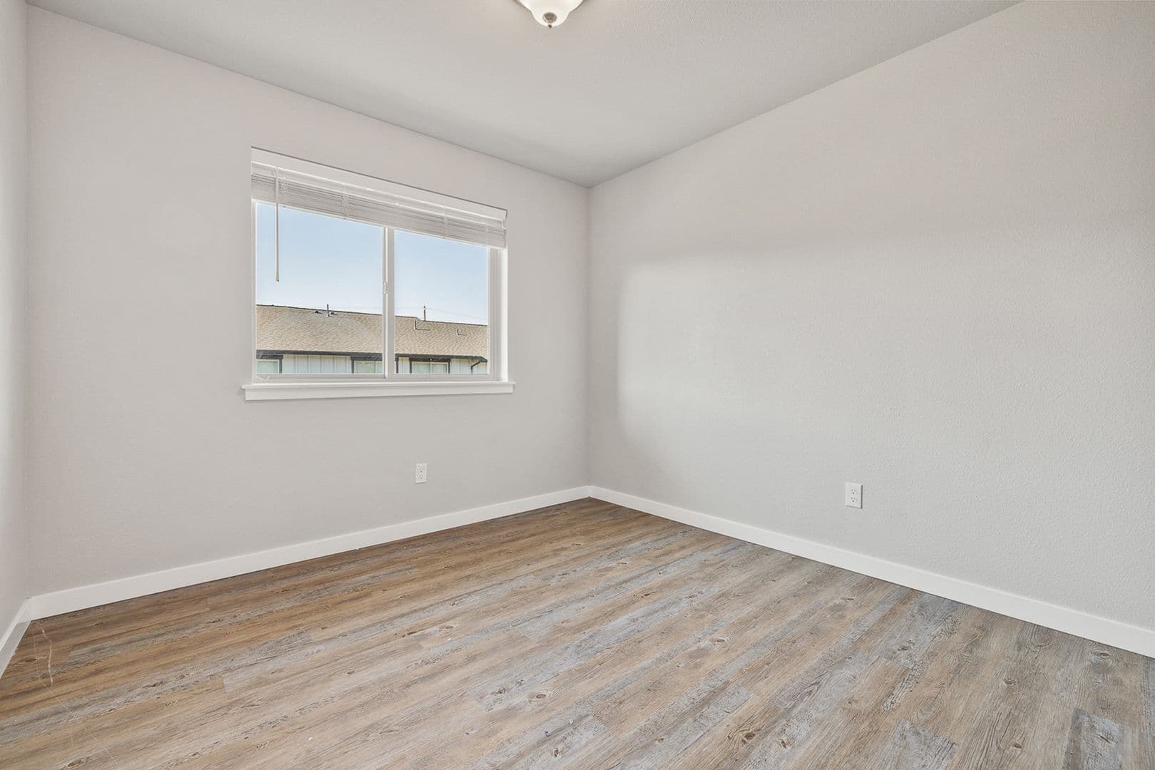 Kennewick Townhome: 911 W Entiat Ave