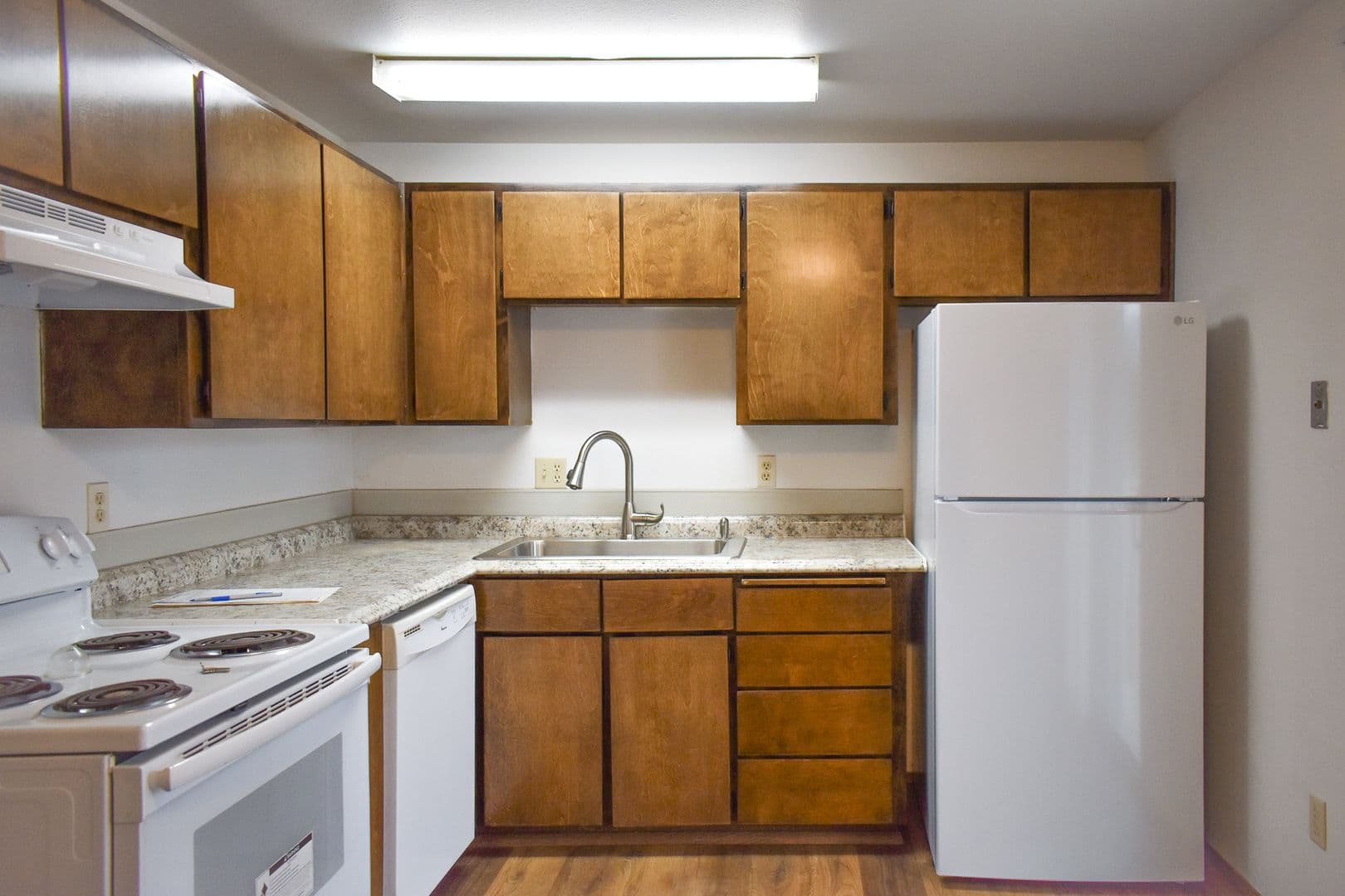 College Place Apartment: 221-254 NE Birch Ave