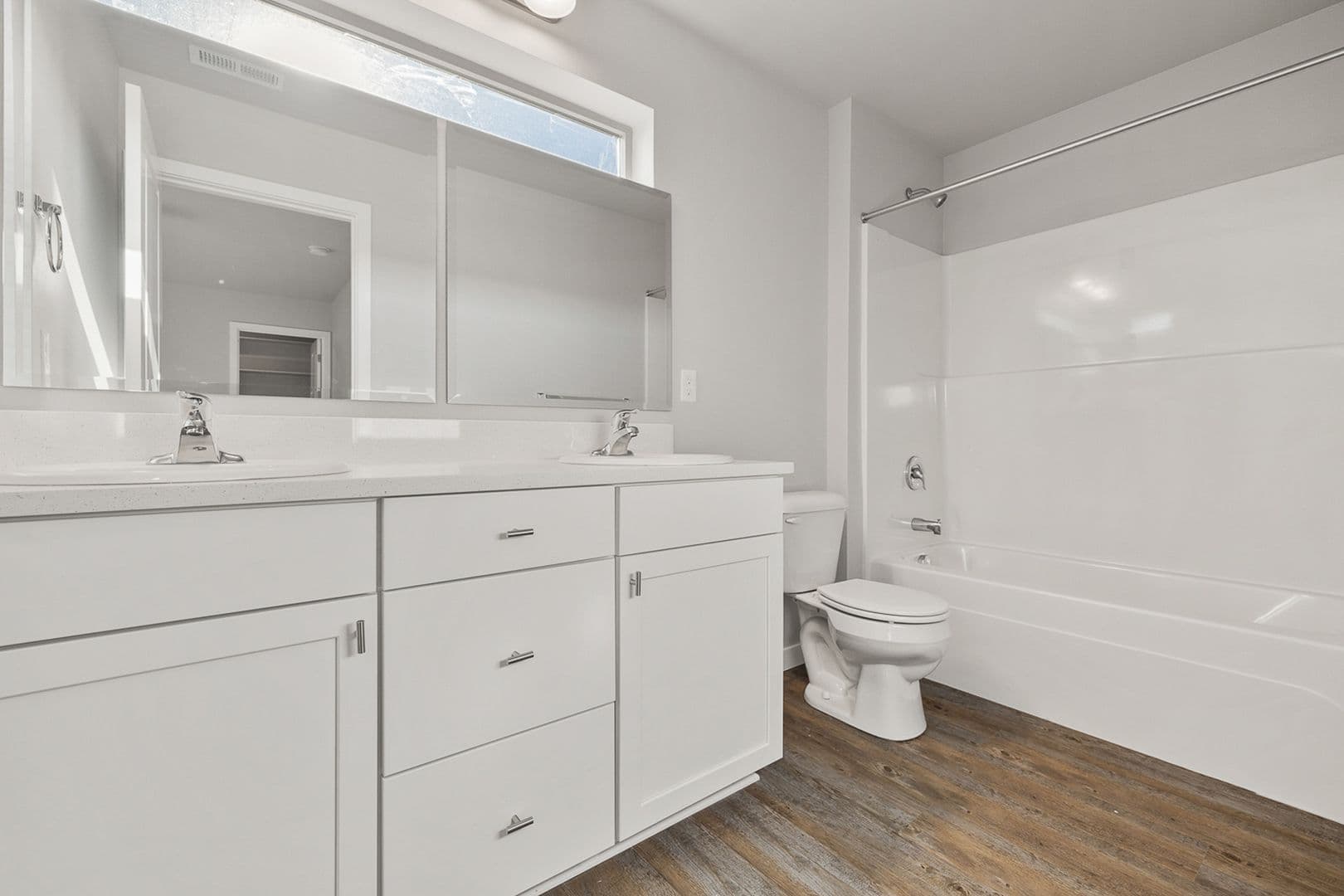 Kennewick Townhome: 911 W Entiat Ave