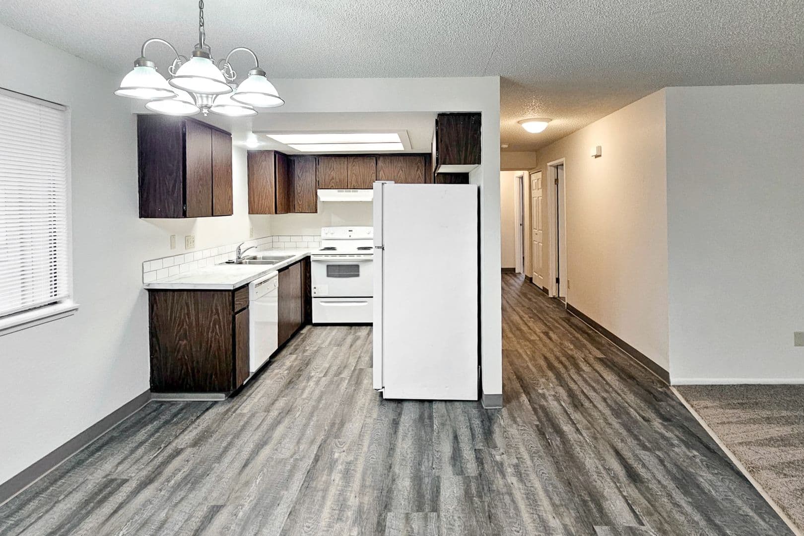 Kennewick Apartment: 801 N Tweedt St