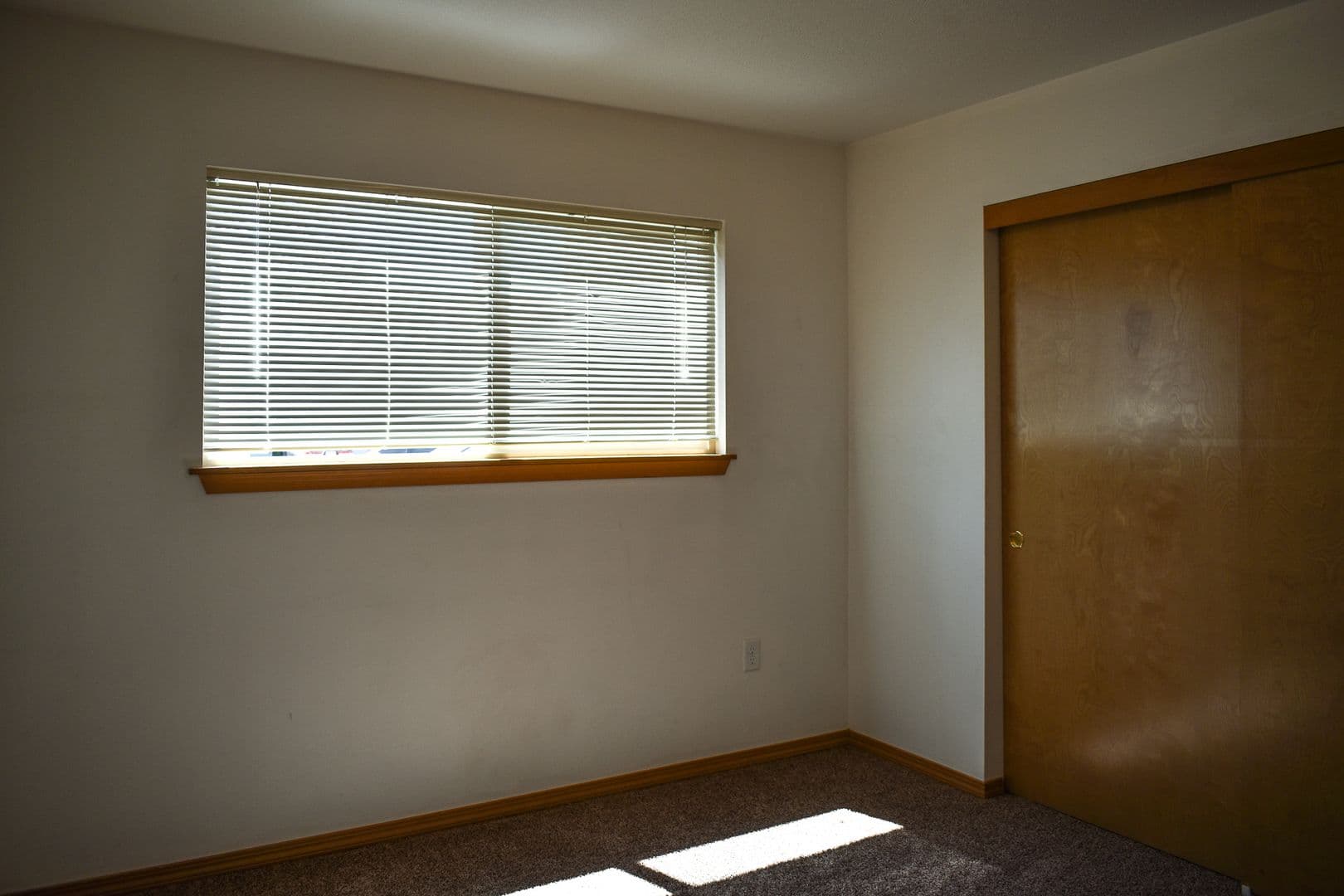 Richland Apartment: 1930 George Washington Way
