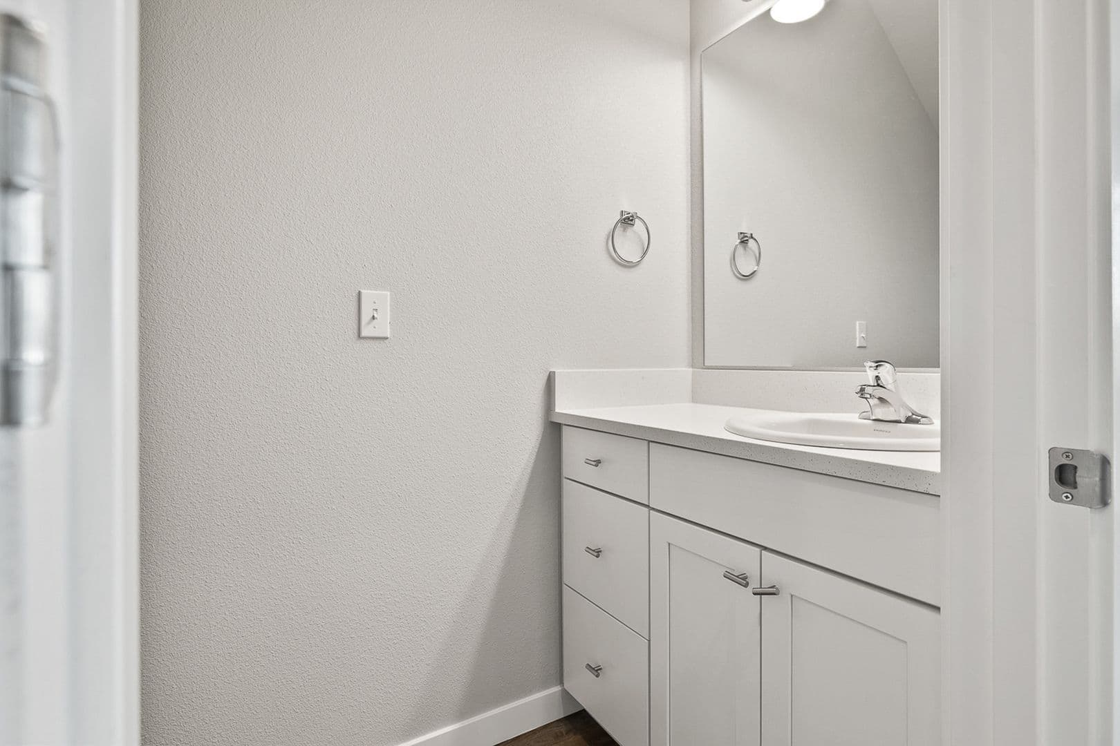 Kennewick Townhome: 911 W Entiat Ave