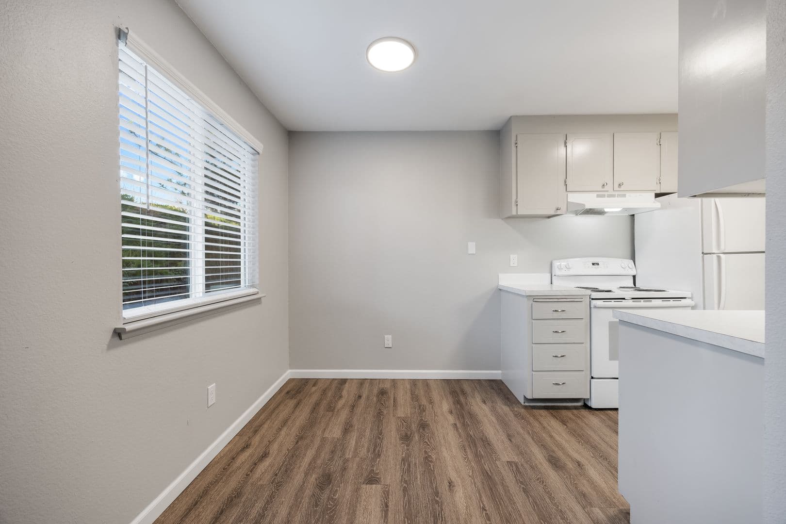 East Wenatchee Apartment: 490 9th Street NE