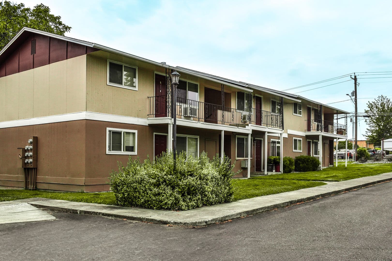 Clarkston Apartment: 1222 Highland Ave