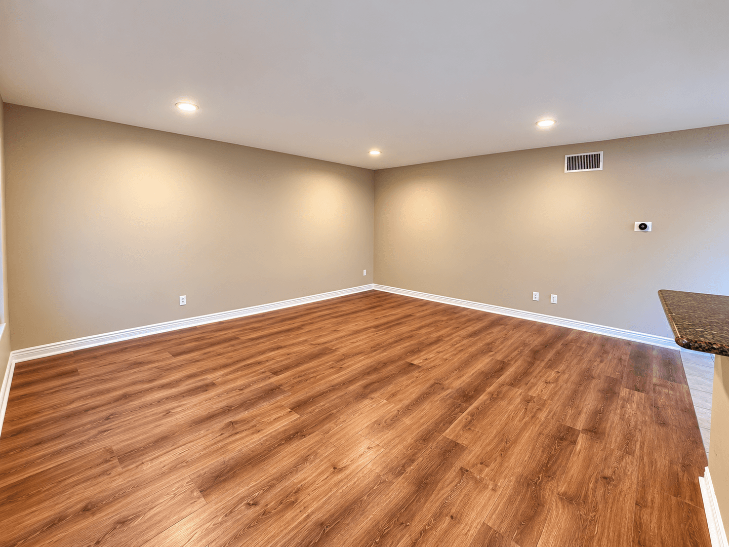 El  Cajon Apartment: 1000 Estes St