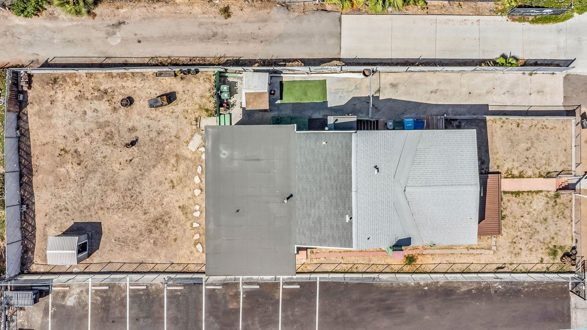San Diego House: 222 Willie James Jones Ave