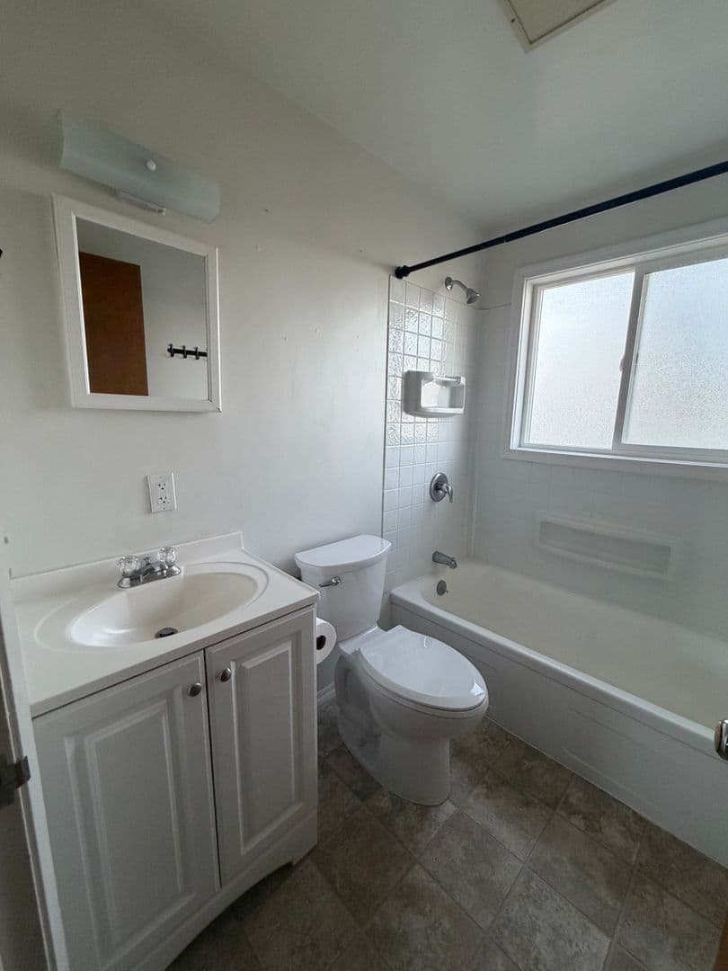 Pendleton House: 2430 SW Nye Ave
