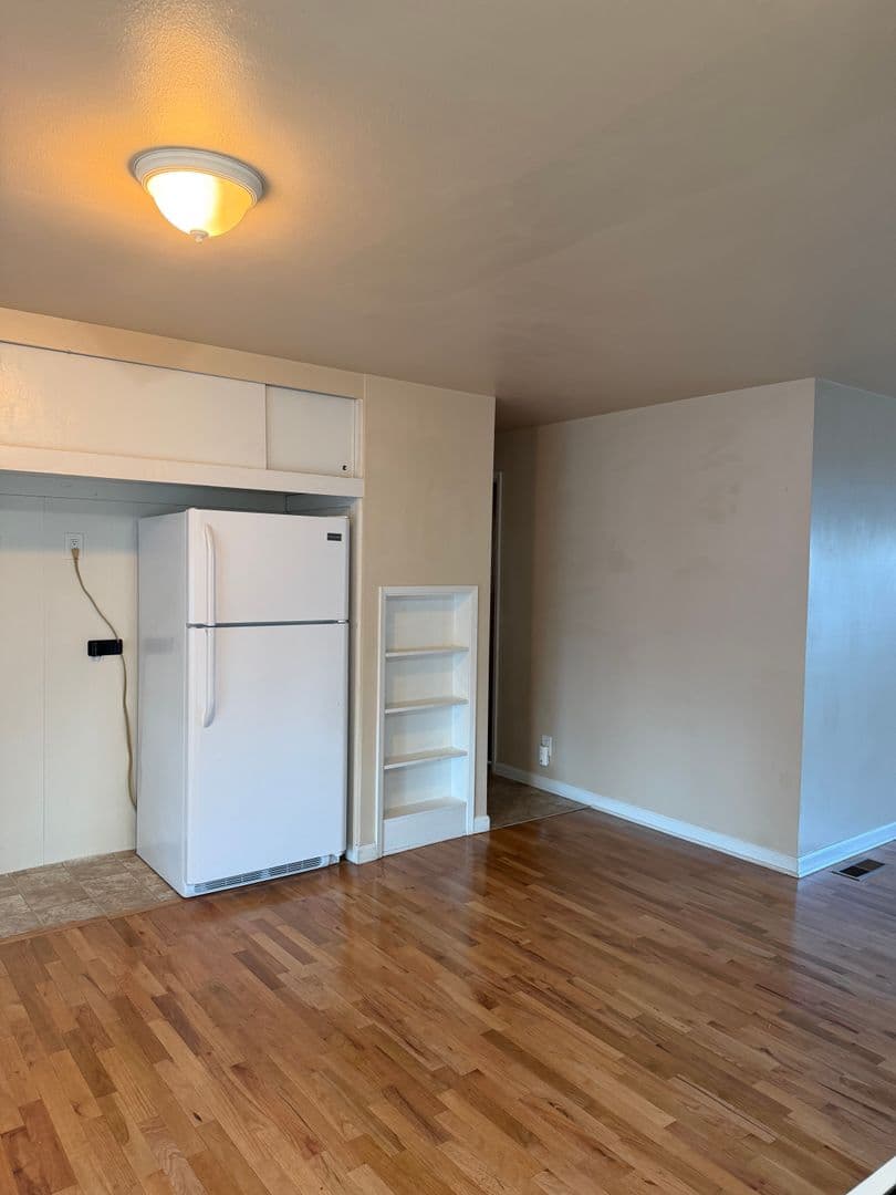 Pendleton House: 2430 SW Nye Ave