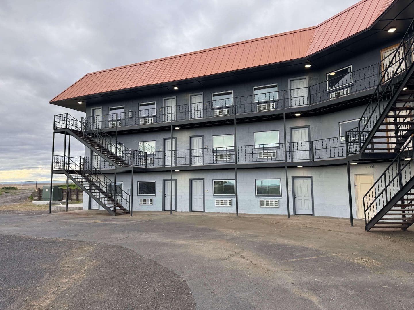 Pendleton Apartment: 74149 Barnhart RD