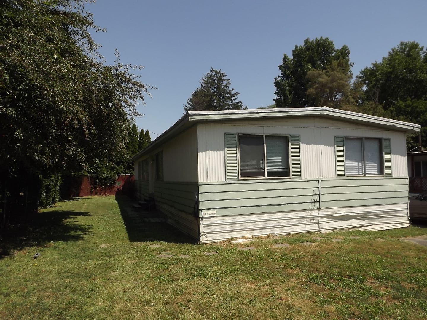 Athena House: 353 S 3rd St #04