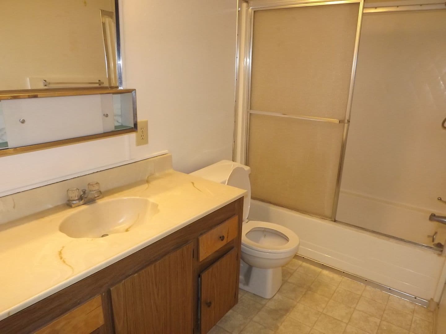 Athena House: 353 S 3rd St #04