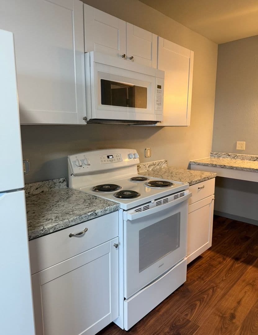 Pendleton Apartment: 74149 Barnhart RD