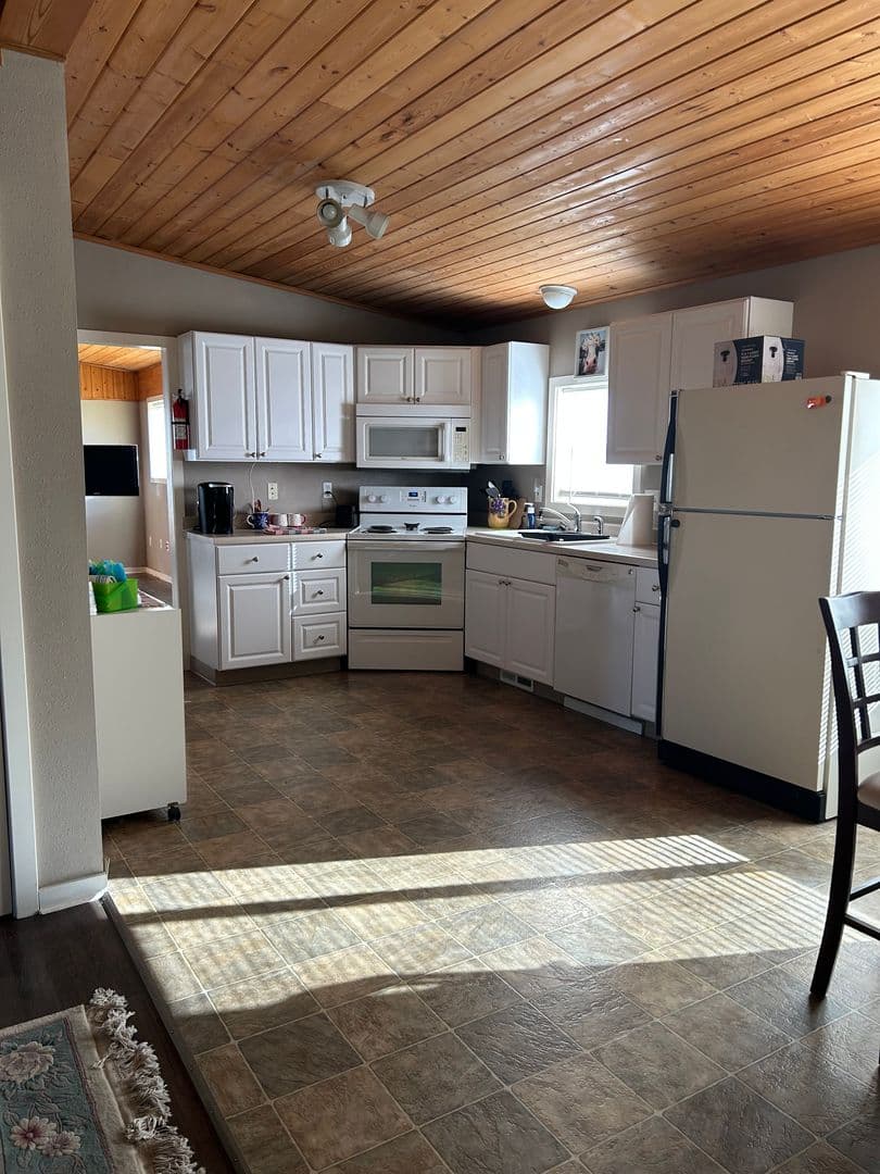 Pendleton House: 3325 SW Hailey Ave #B