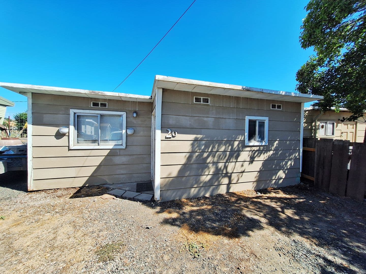 Pendleton House: 2903 NE Riverside #20
