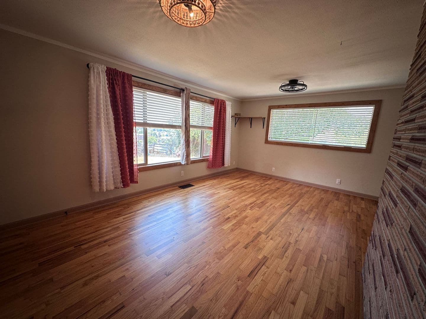 Pendleton House: 513 SE 12th Drive
