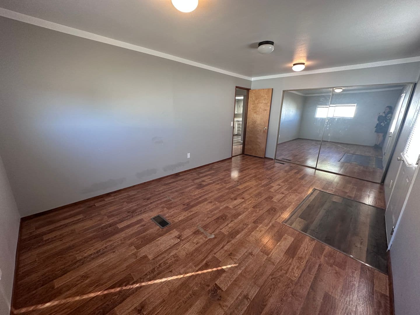 Pendleton House: 2615 NE Lindell Ln