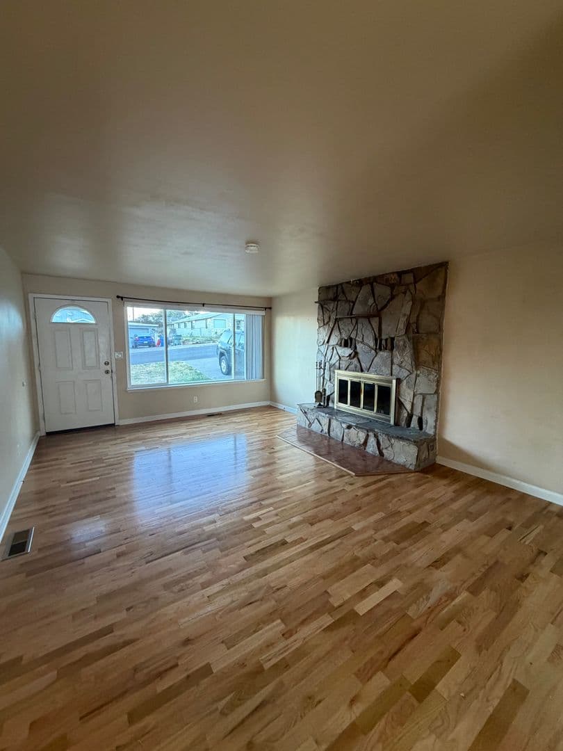 Pendleton House: 2430 SW Nye Ave