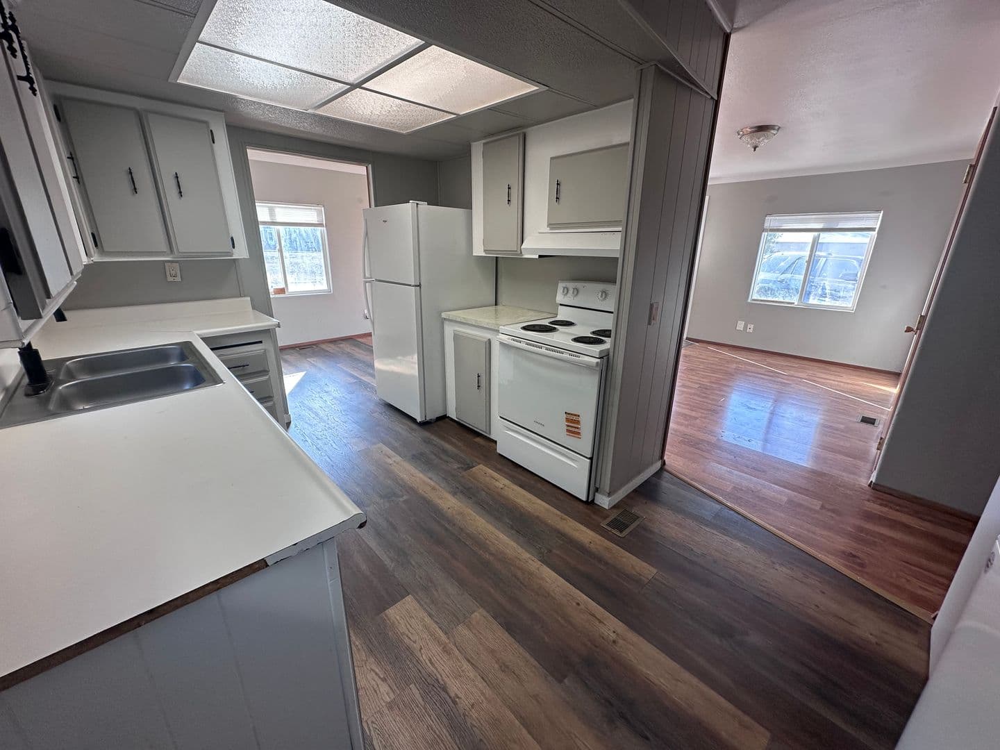 Pendleton House: 2615 NE Lindell Ln
