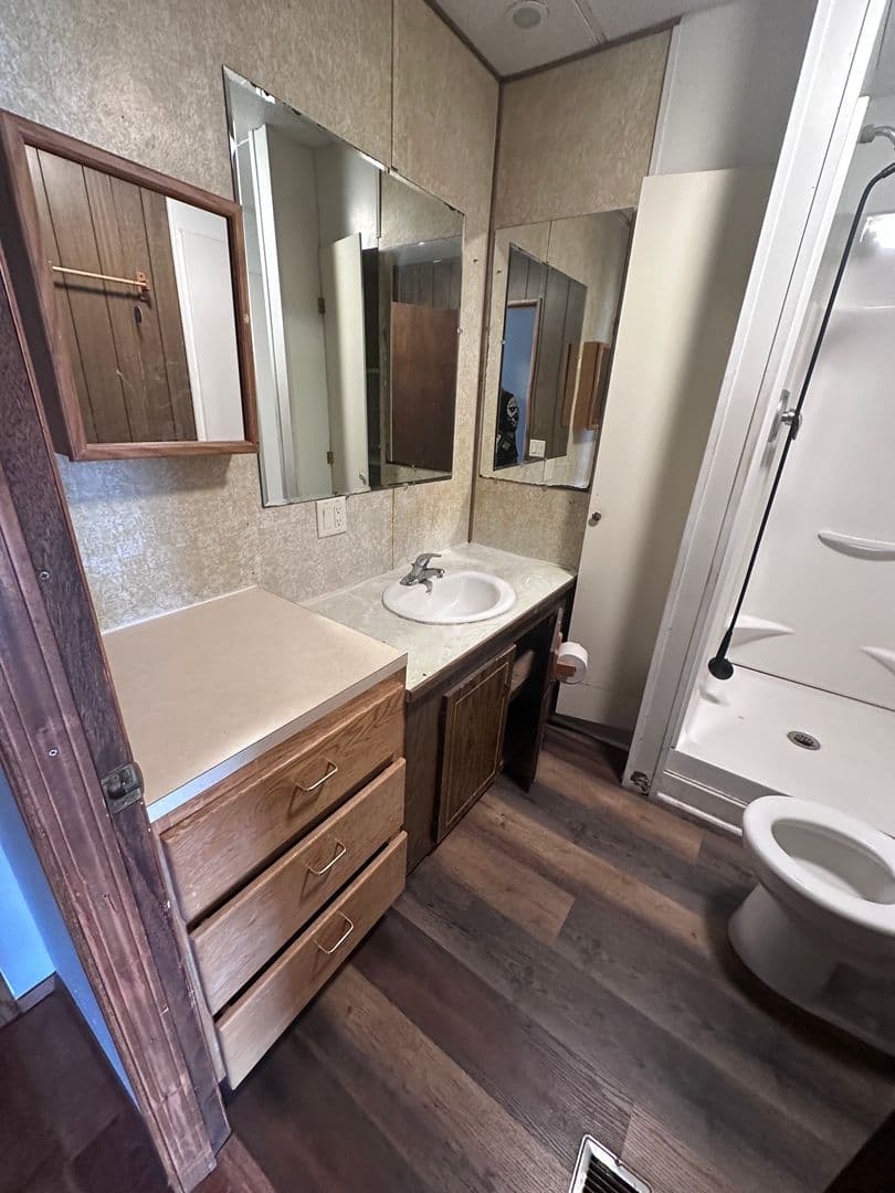 Pendleton House: 2615 NE Lindell Ln