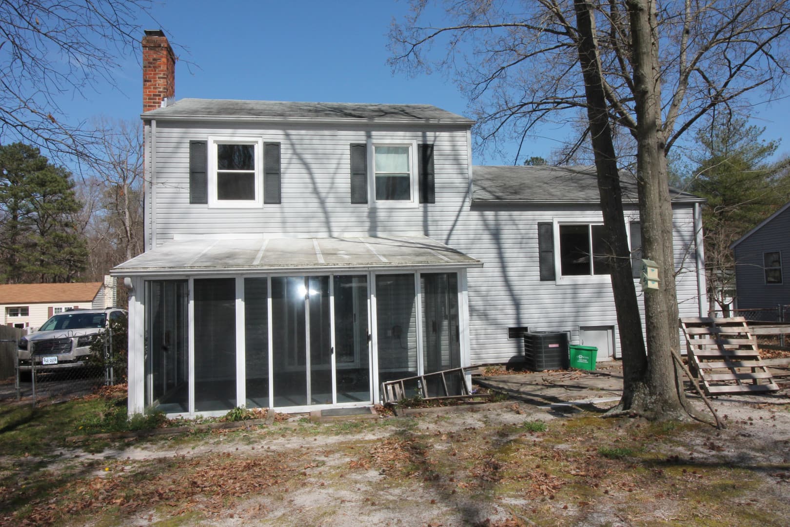 Richmond House: 9342 Lost Forest Drive