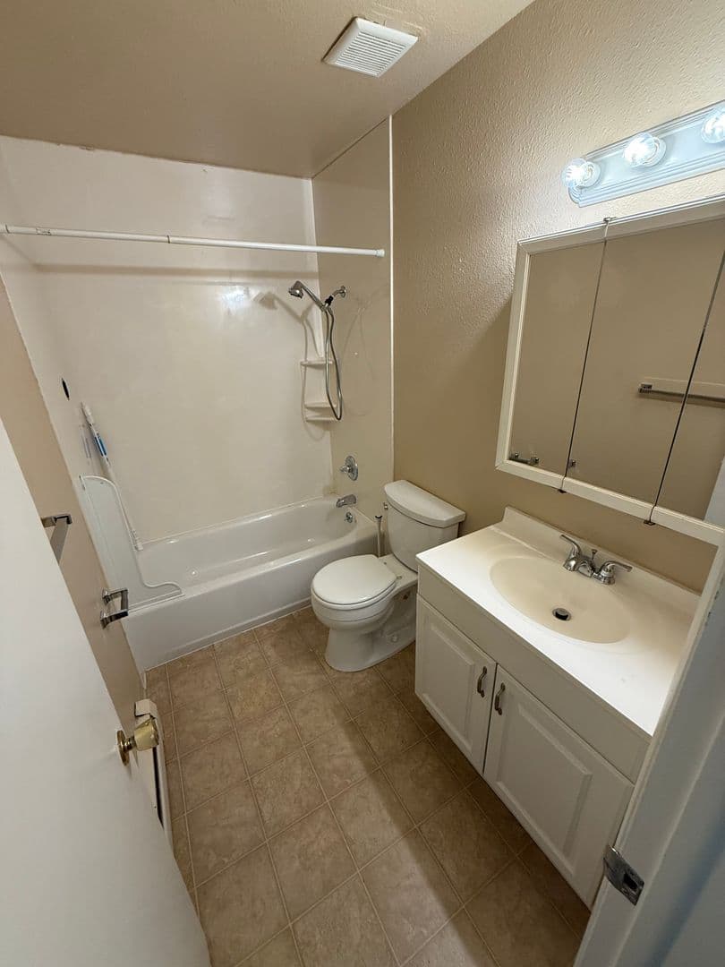Boulder Apartment: 1535 Pine St