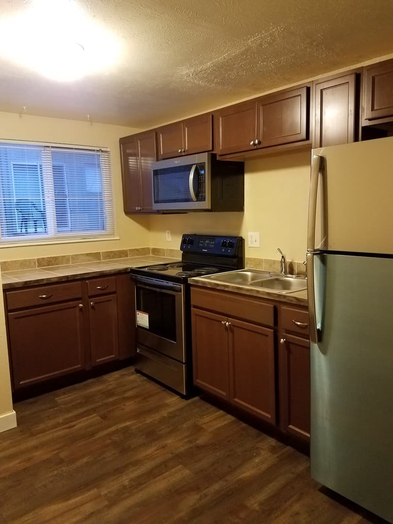 Louisville Apartment: 1611 Cottonwood Dr