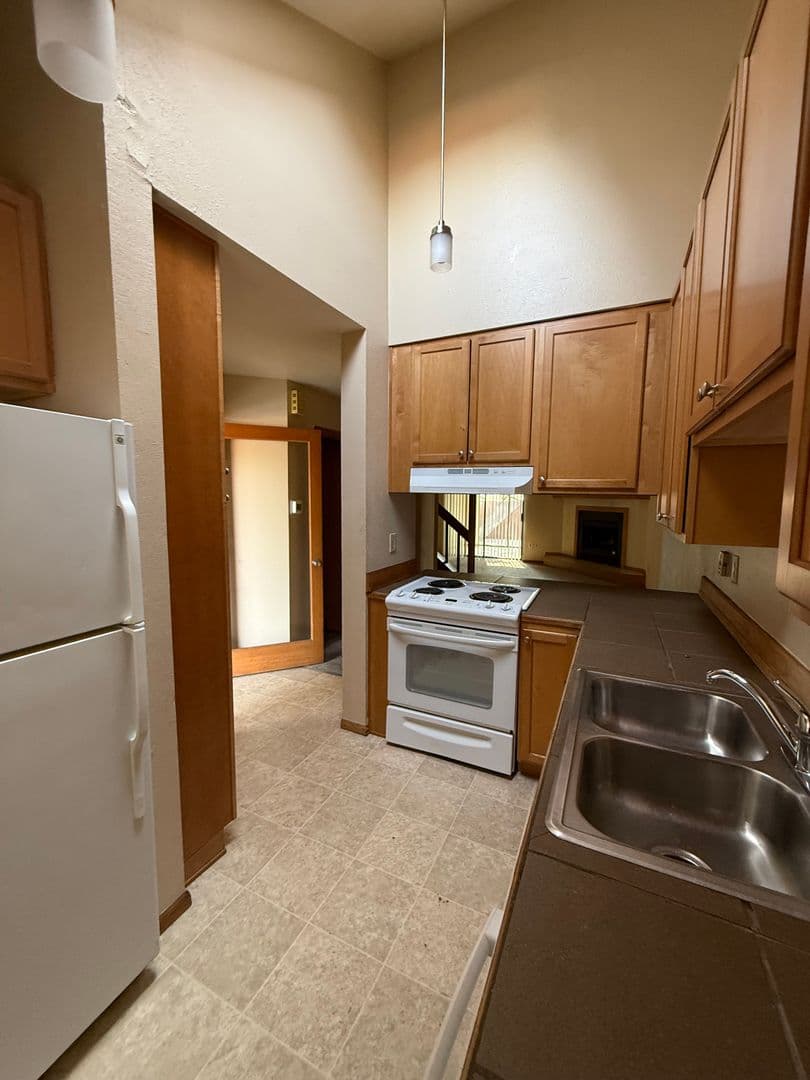 Boulder House: 3131 Bell Dr