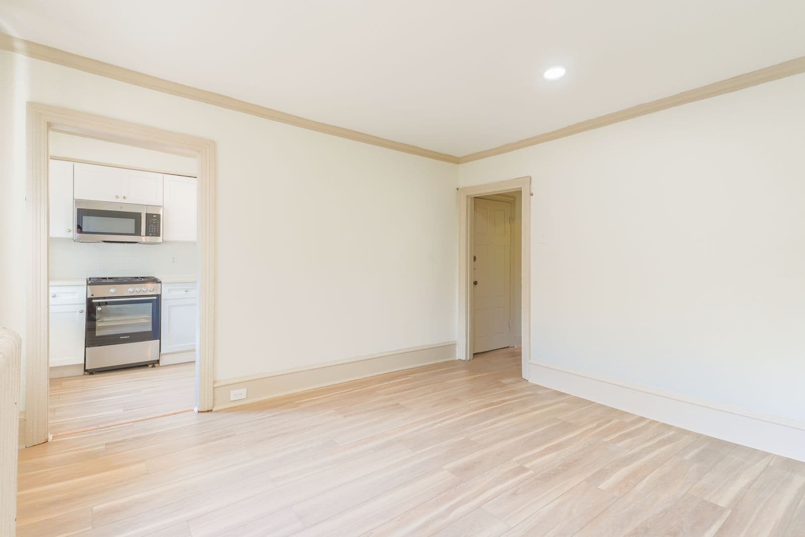 Haddonfield Apartment: 307 Kings Highway East