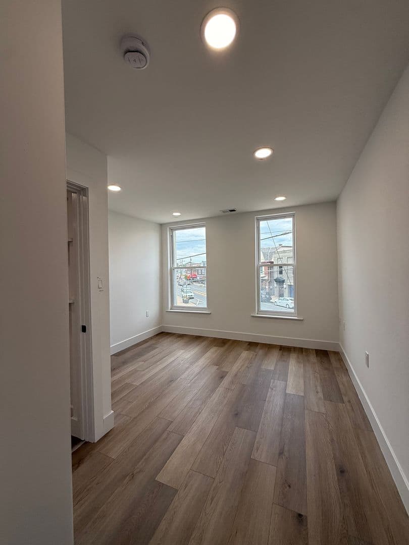 Philadelphia Apartment: 7950 Oxford Ave