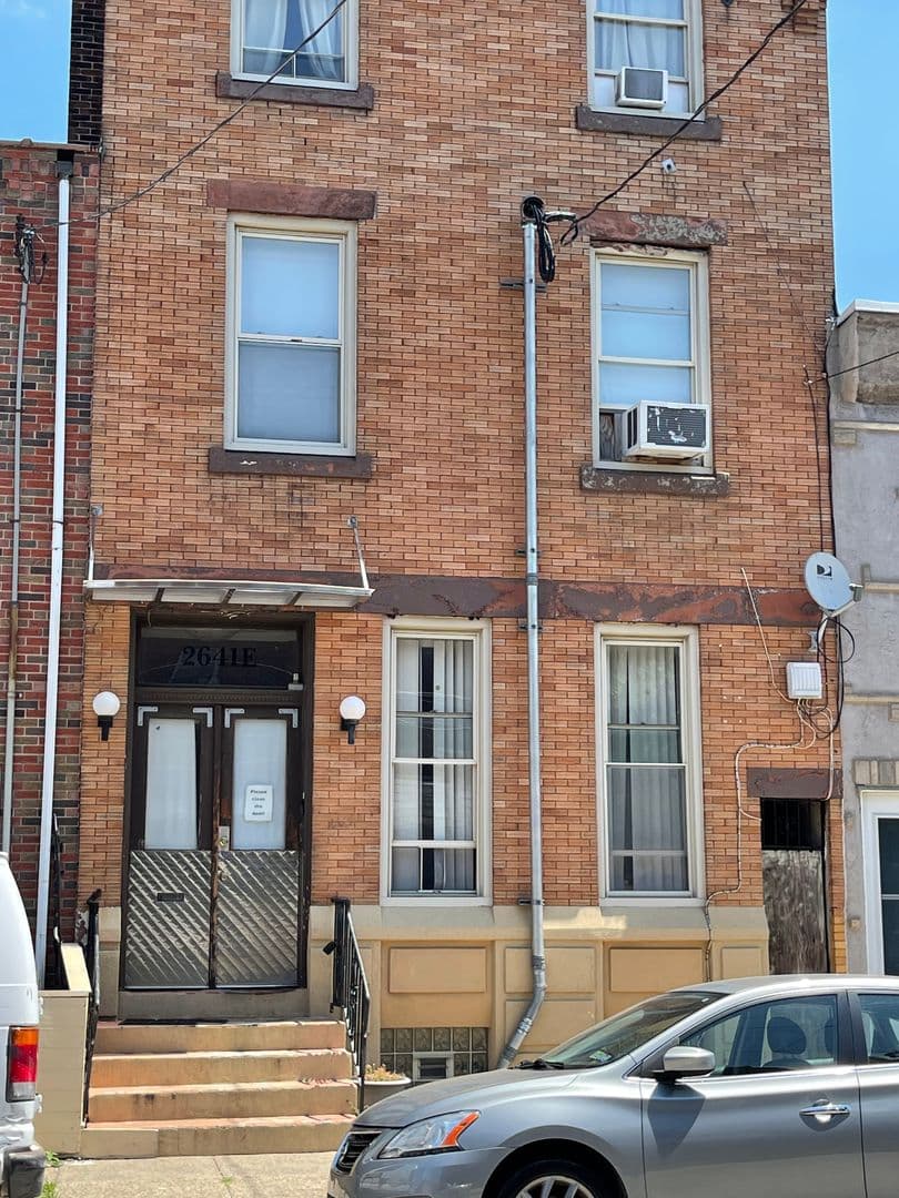 Philadelphia Apartment: 2641 E Clearfield St.