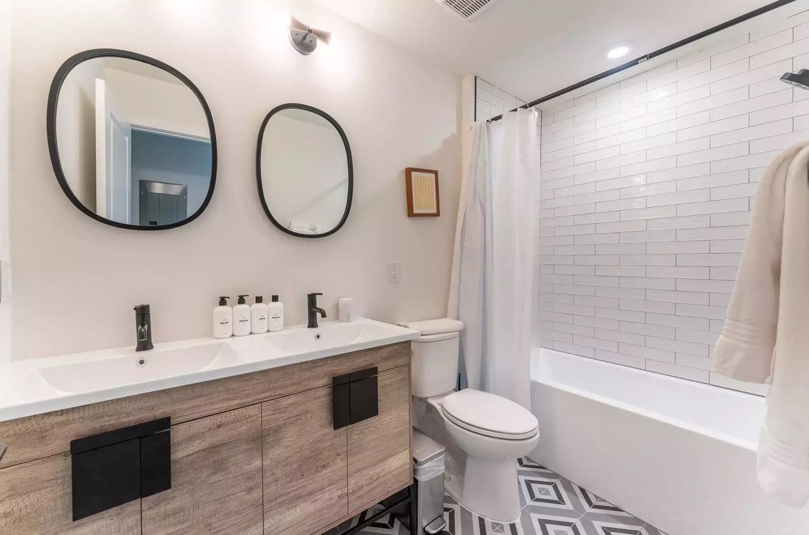 Philadelphia Apartment: 521 N 41st Street