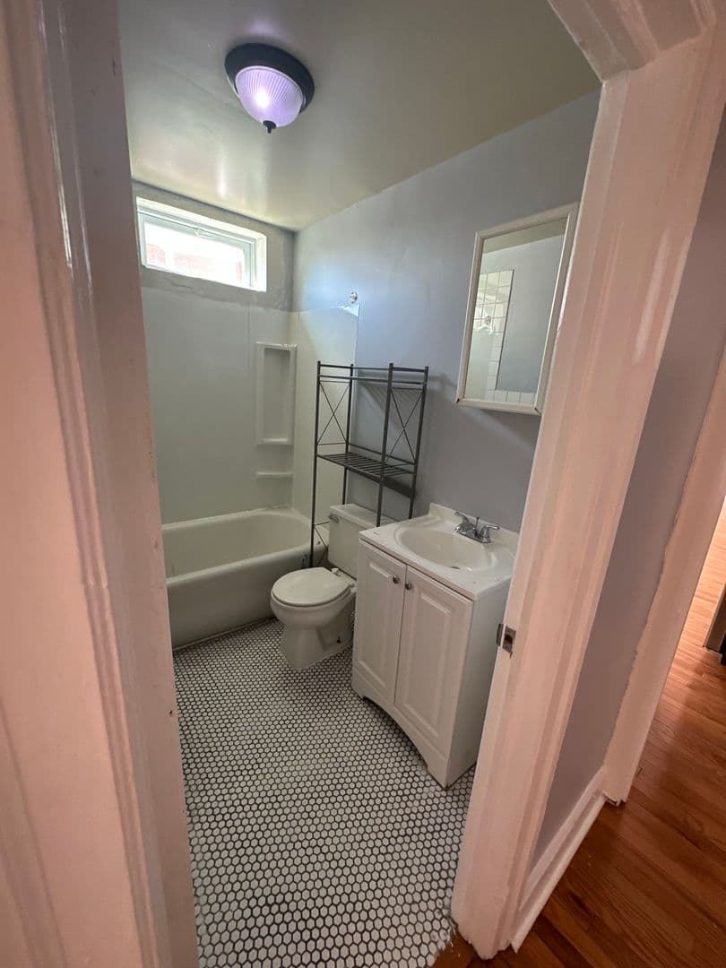 Philadelphia Apartment: 5236 Walnut Street