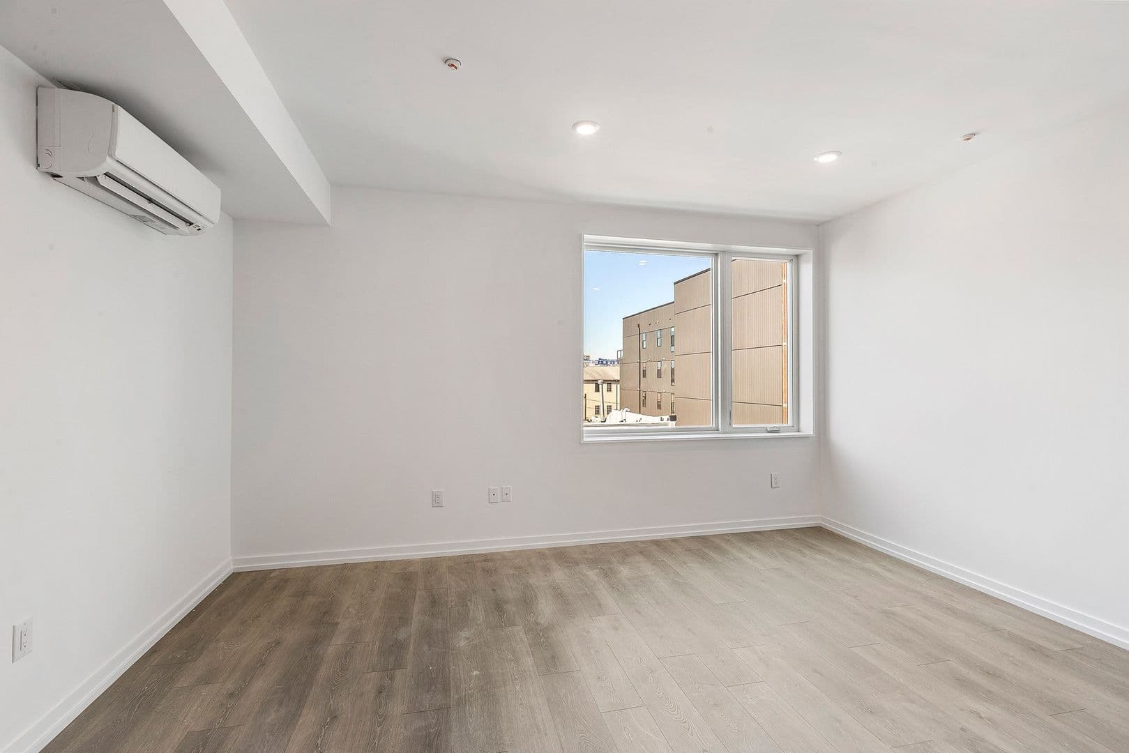 Philadelphia Apartment: 1229-31 N. Front St