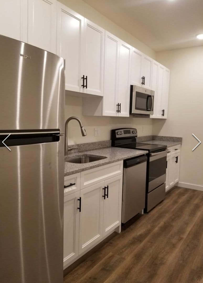 Philadelphia Apartment: 707 N 40th St