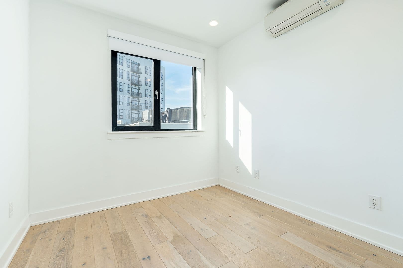 Philadelphia Apartment: 965 Frankford Ave