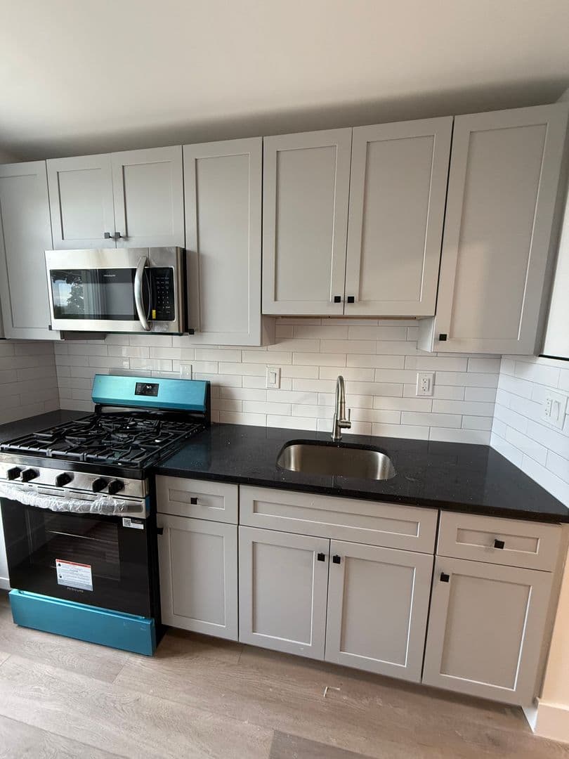 Philadelphia Apartment: 7950 Oxford Ave