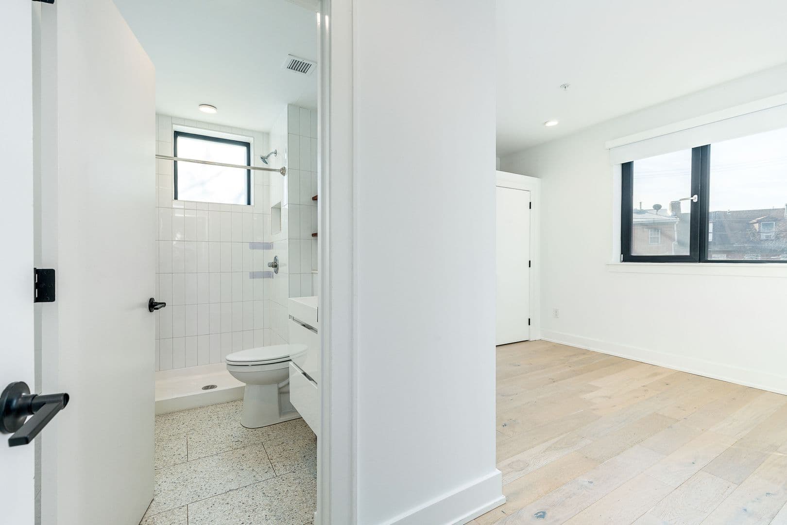 Philadelphia Apartment: 965 Frankford Ave