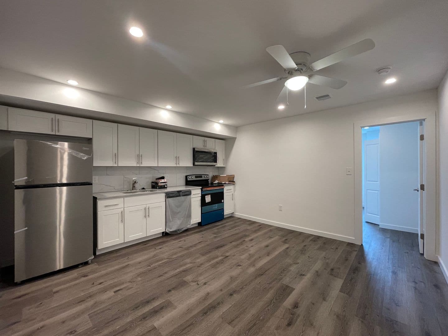 Philadelphia Apartment: 2366 Orthodox St