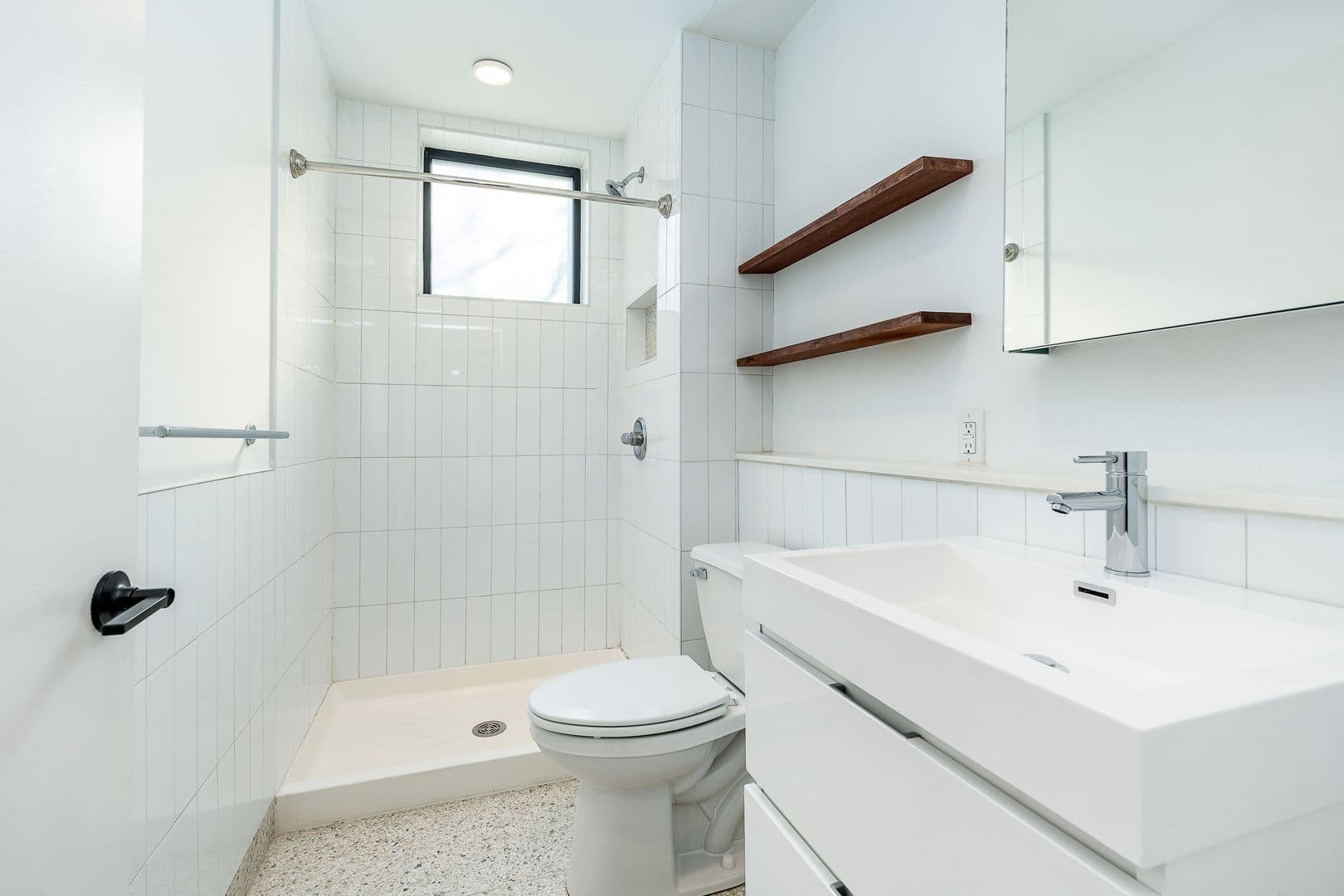 Philadelphia Apartment: 965 Frankford Ave