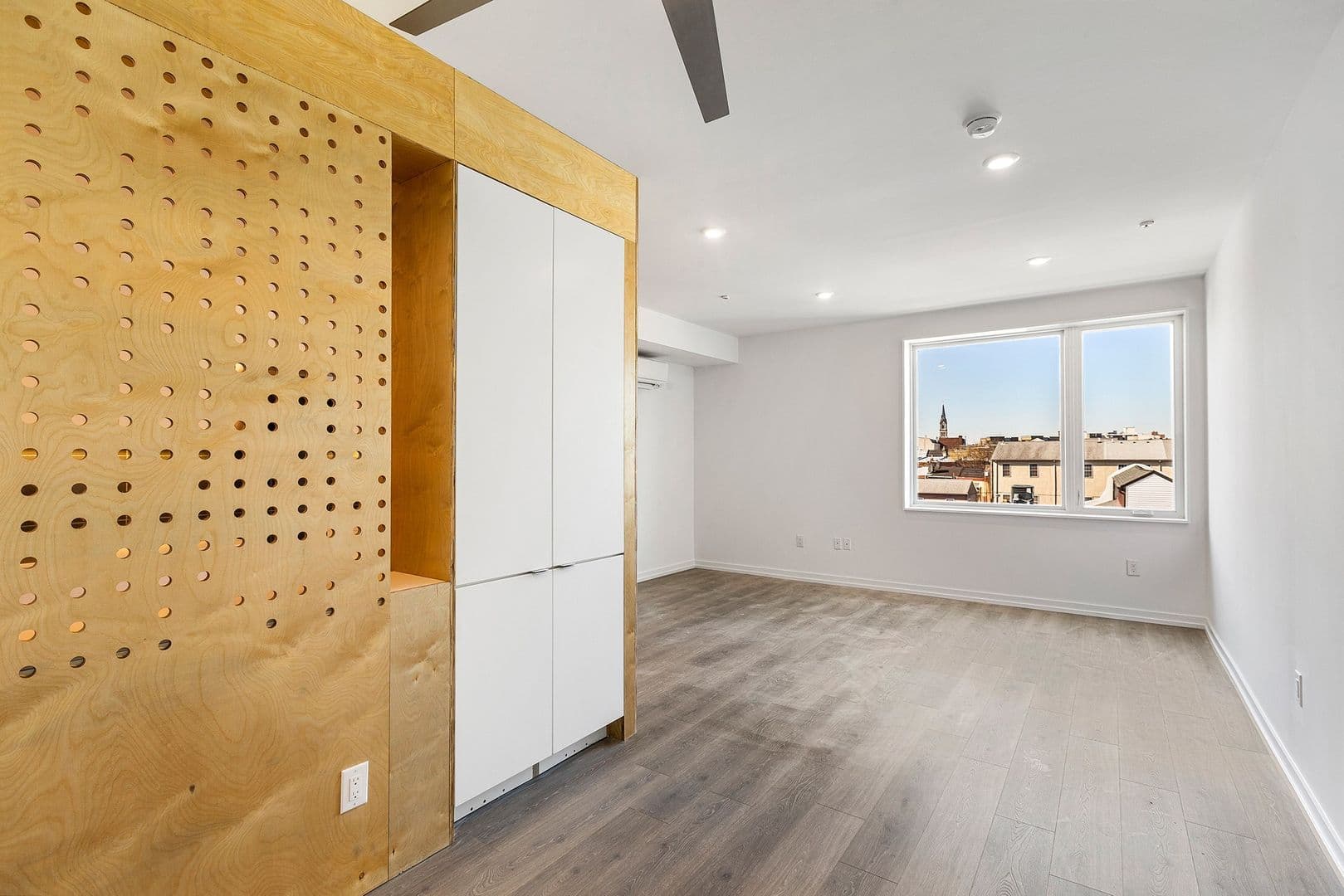 Philadelphia Apartment: 1229-31 N. Front St