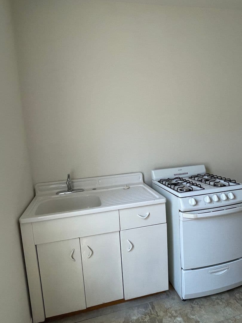 Philadelphia Apartment: 2641 E Clearfield St.