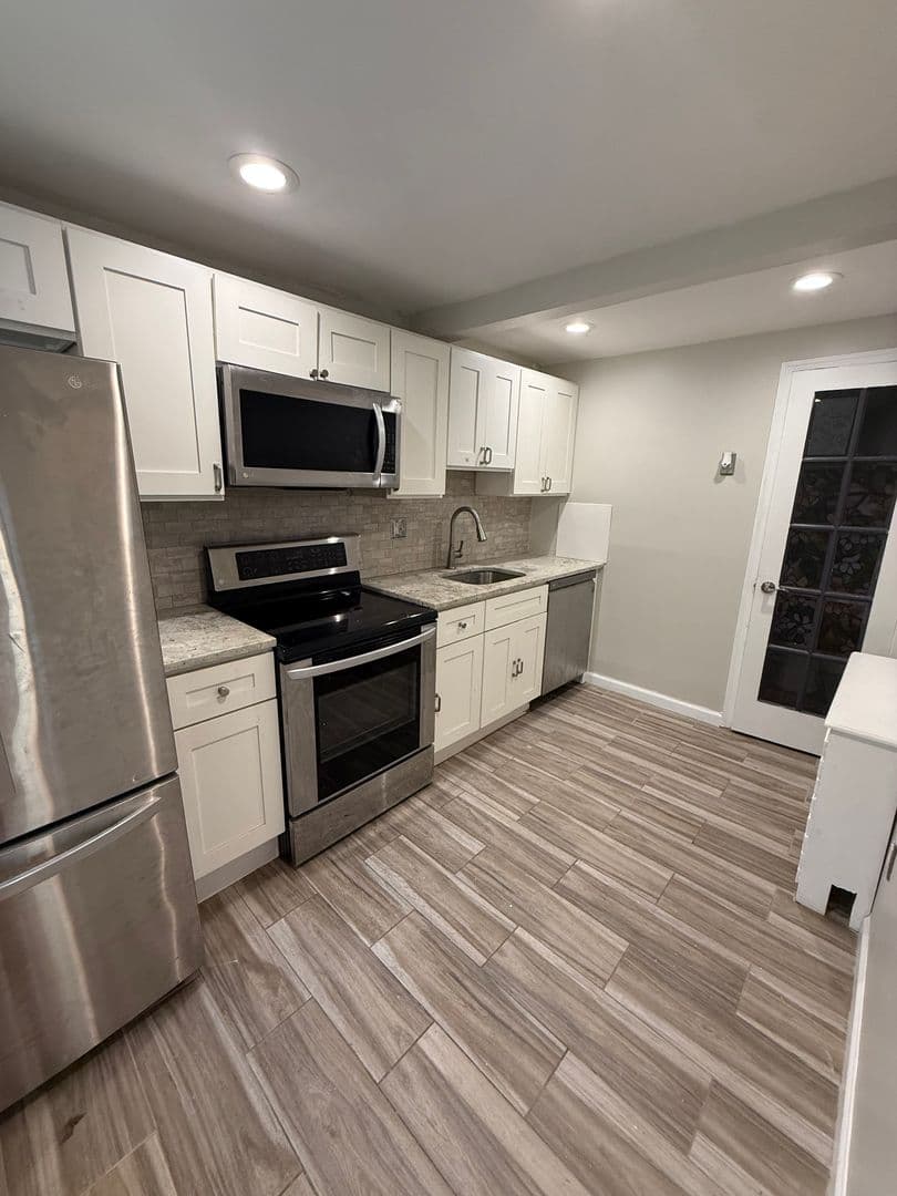Philadelphia Apartment: 2633 E Monmouth St