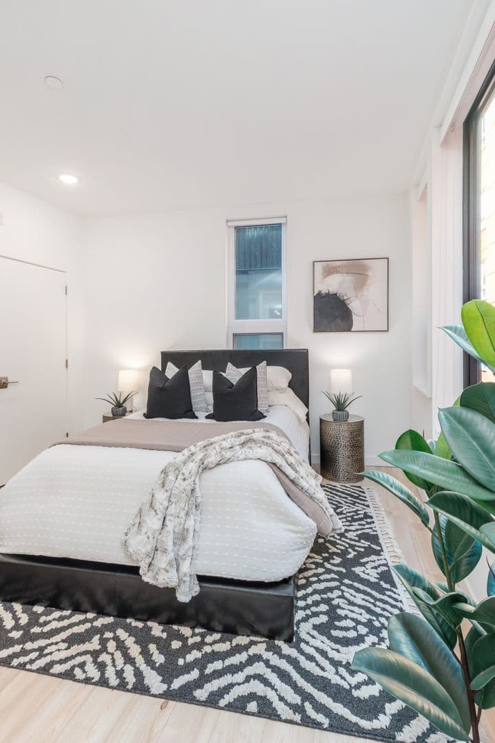 Philadelphia Apartment: 1131-39 N Front St