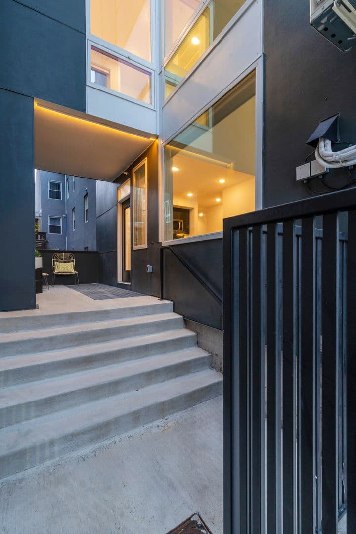 Philadelphia Apartment: 1154 N Lee St