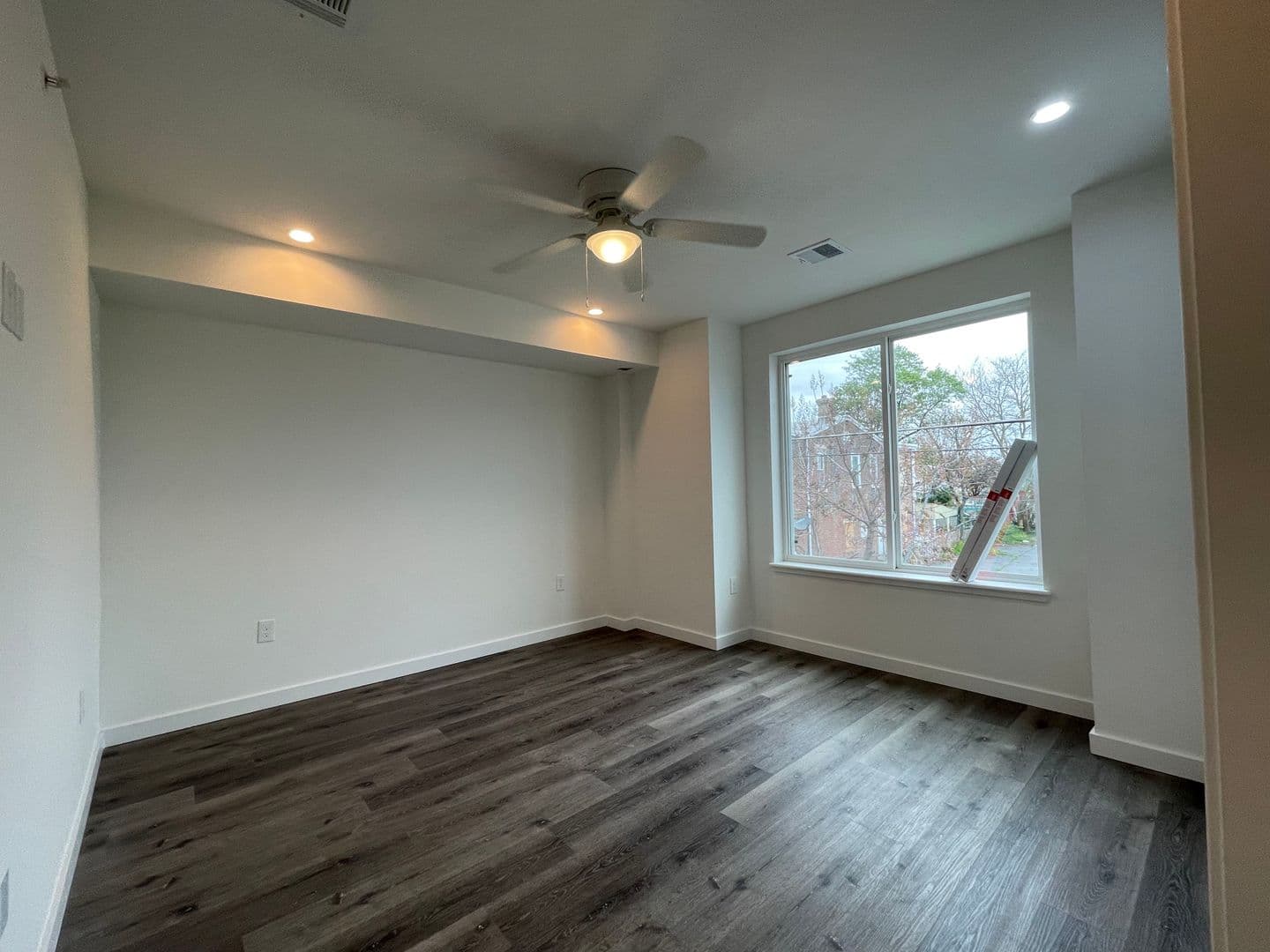 Philadelphia Apartment: 2366 Orthodox St