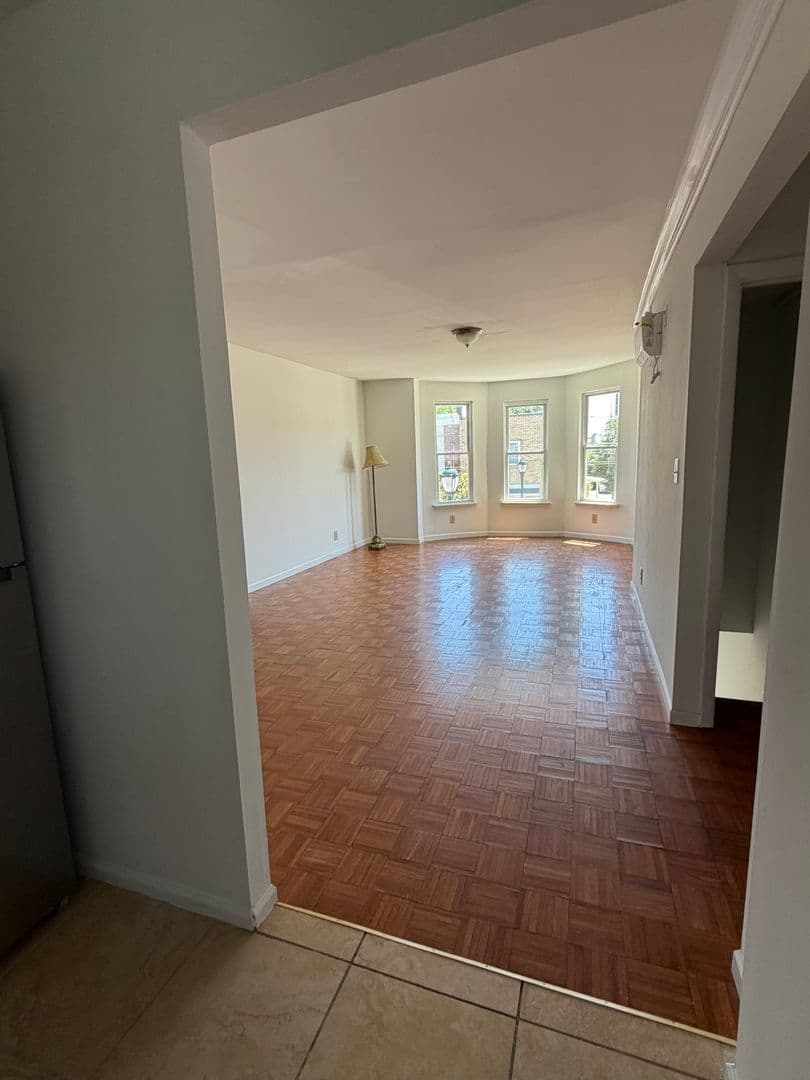 Philadelphia Apartment: 3156 Richmond St.