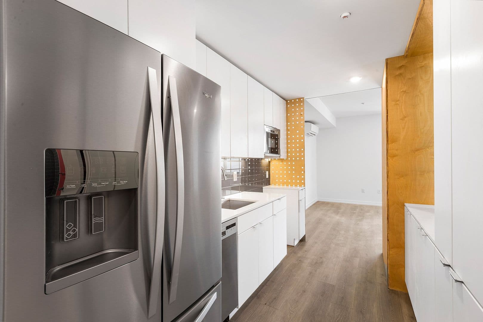 Philadelphia Apartment: 1229-31 N. Front St