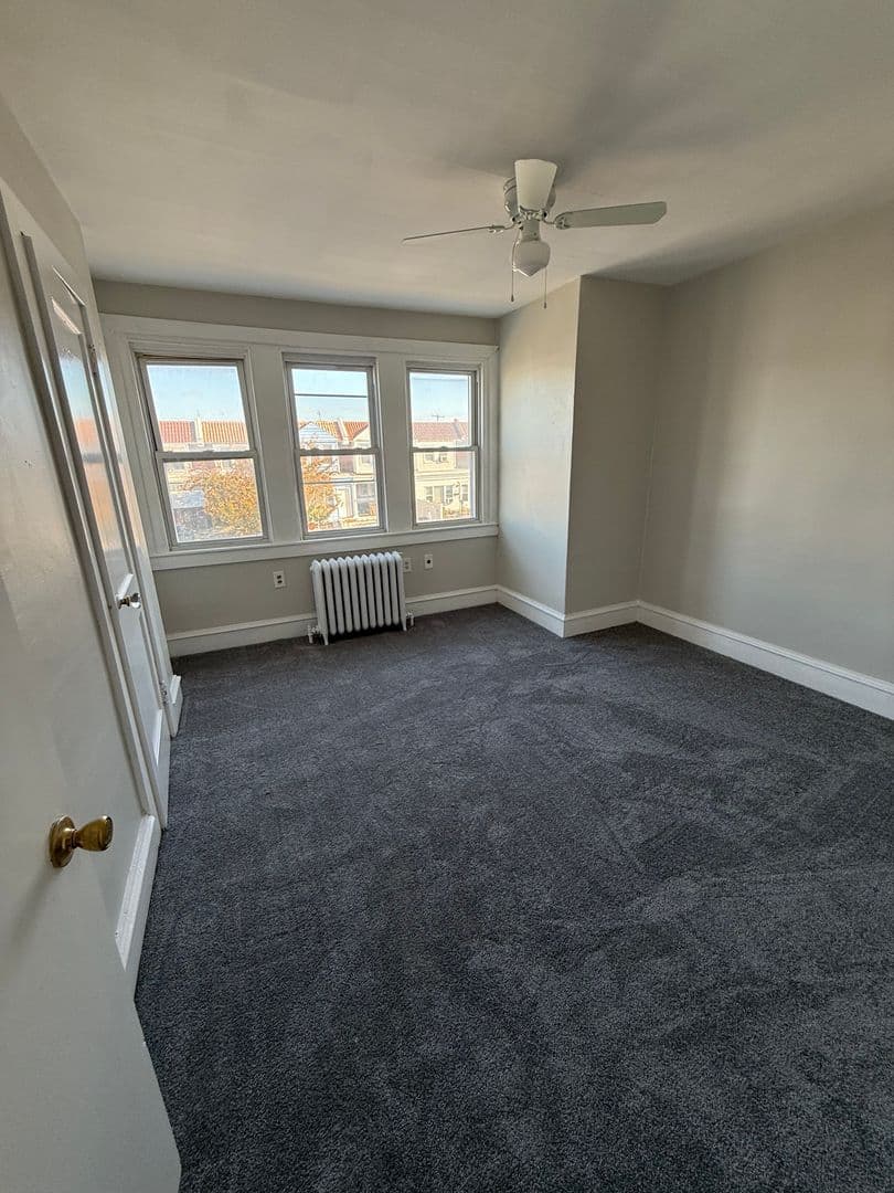 Philadelphia House: 884 Bridge St